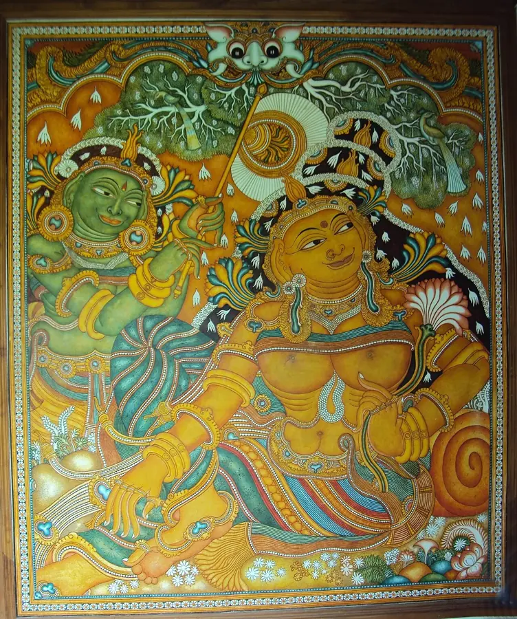 Pittura murale in stile Kerala con due figure divine tra foglie e fiori, nei colori ocra, verde e rosso